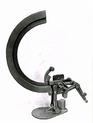 1975 - Briefbeschwerer - Bronze - 60,3x51,5x33 cm